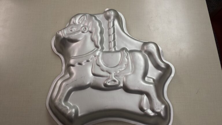 Carousel horse cake pan