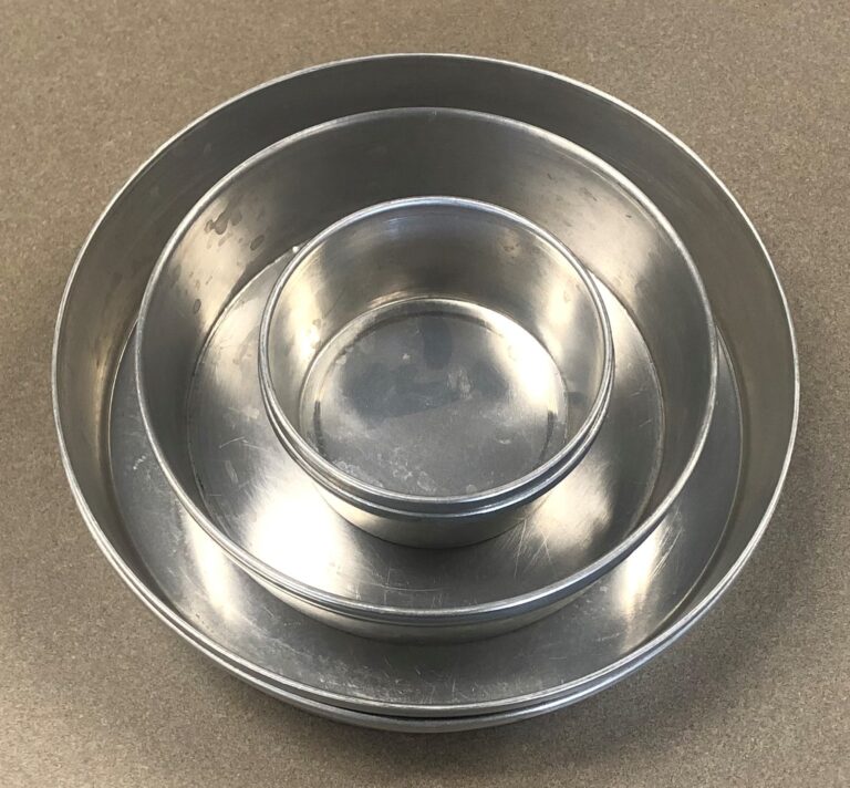 Circle (3_ 6_ 7 inch) cake pans