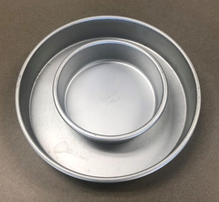 Circle (5_ 10 inch) cake pans