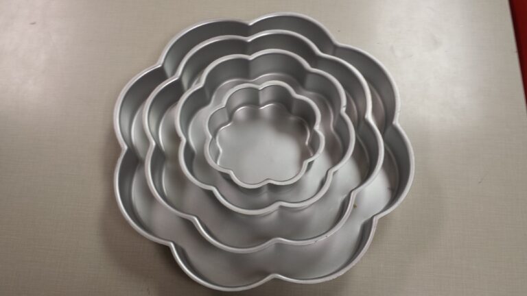 Flower (6_ 8_ 12_ 15 inch) cake pans