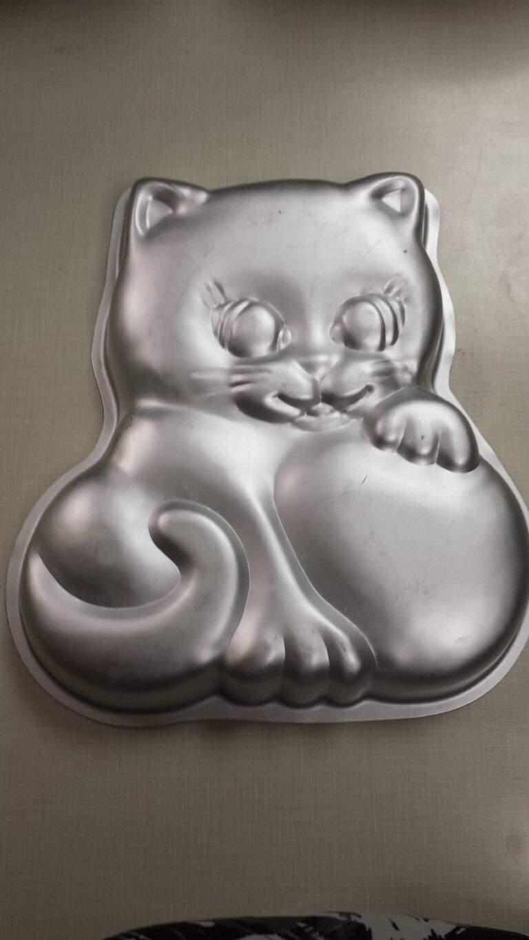 Kitten cake pan