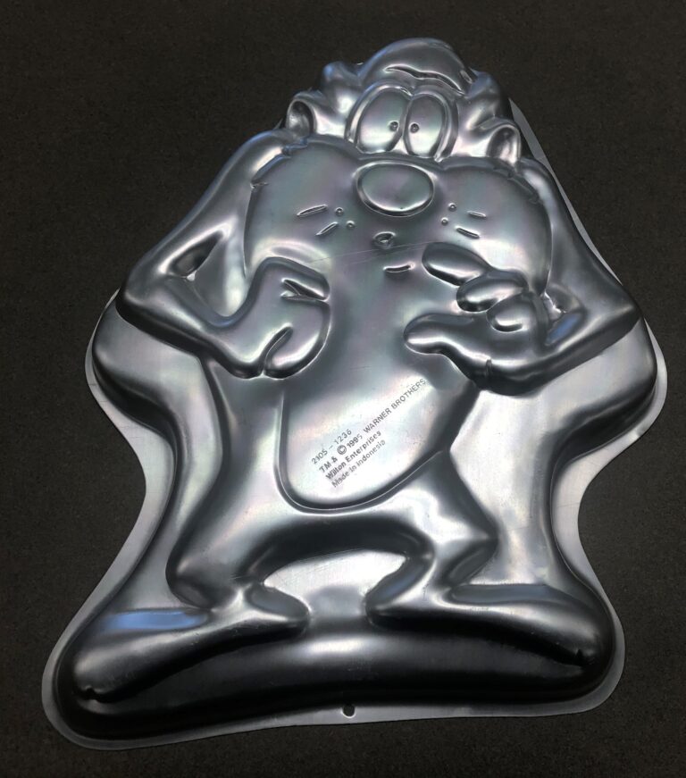 Tasmanian Devil cake pan